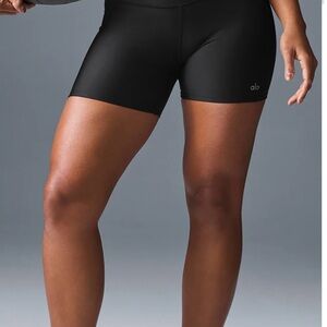 ALO Yoga Airlift Sleek Black Bike Shorts